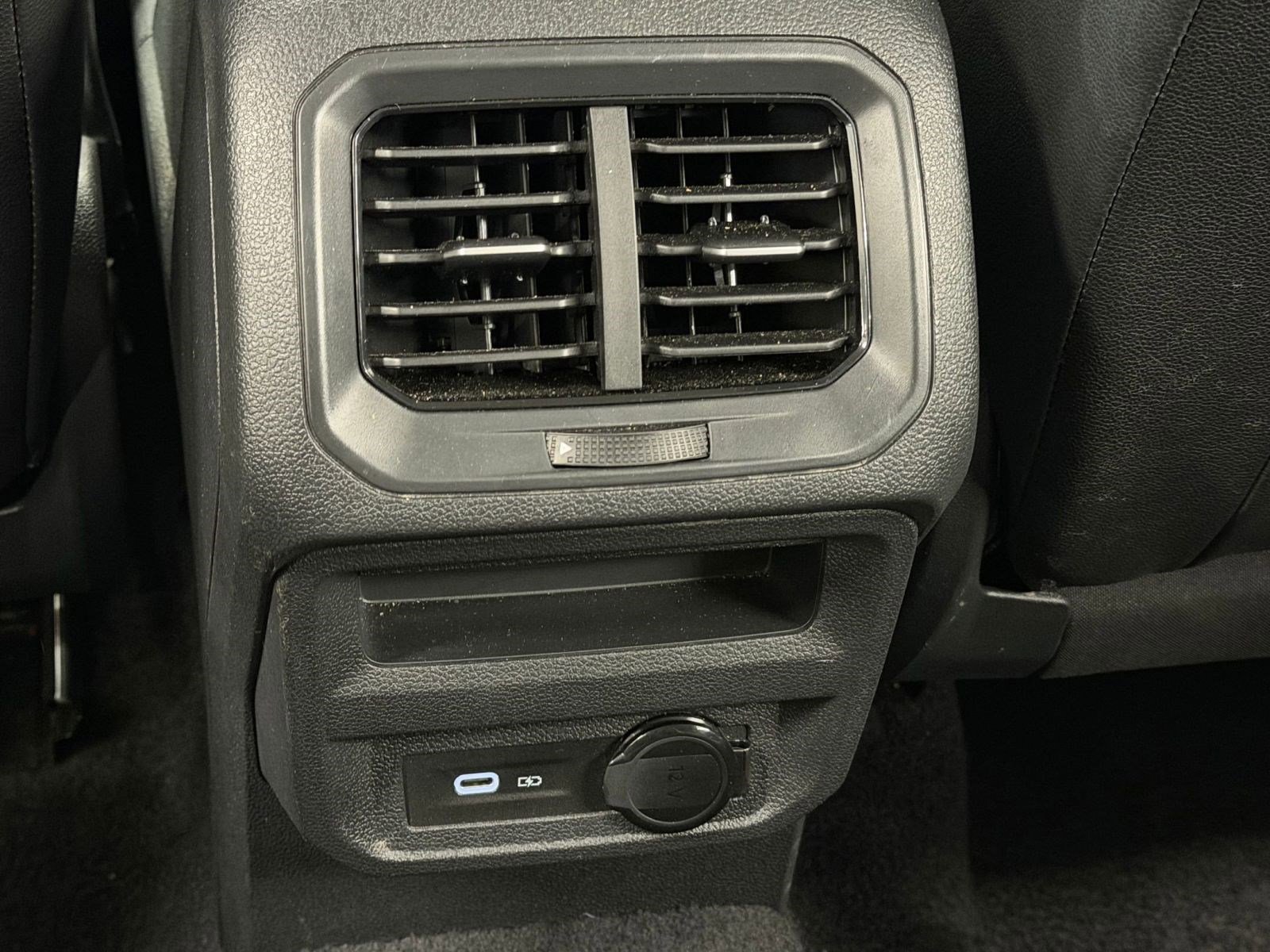 Used 2024 Volkswagen Tiguan Wolfsburg Edition image 20