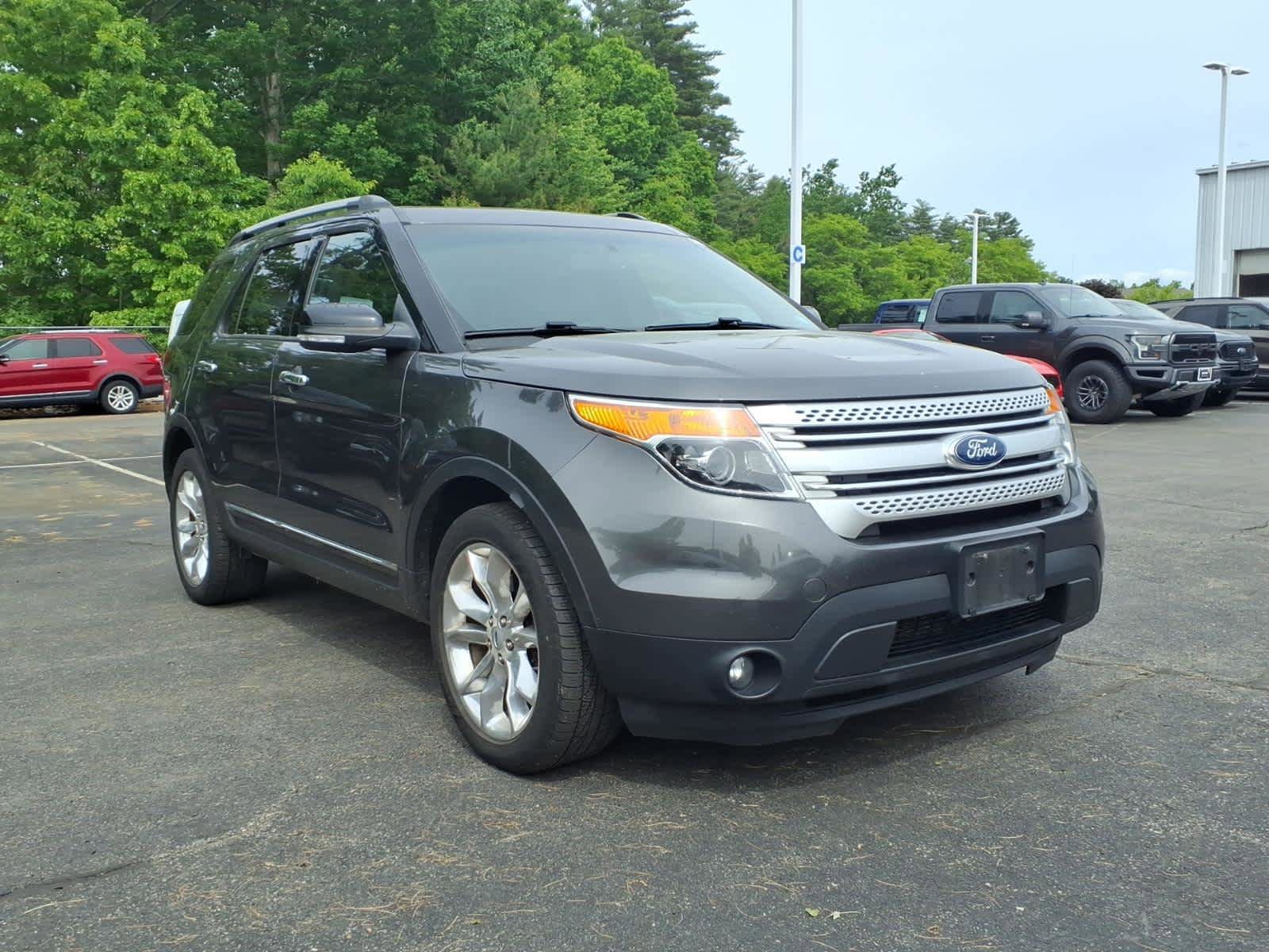Used 2015 Ford Explorer XLT w/ Equipment Group 202B AWD/4WD image 1