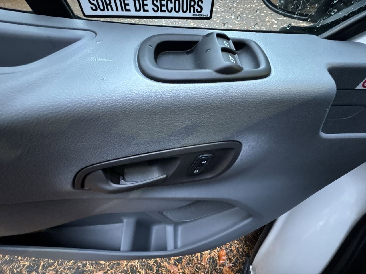 Used 2019 Ford Transit 350 XL image 15