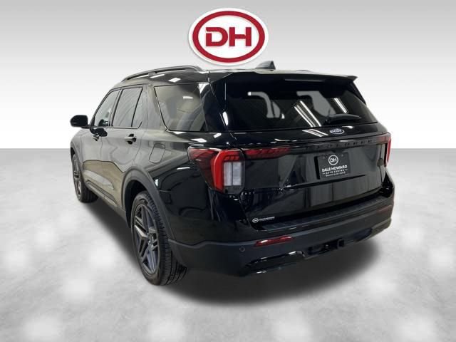 Used 2025 Ford Explorer ST-Line w/ Premium Package image 9
