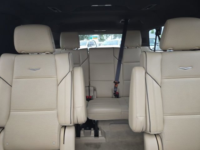 Used 2021 Cadillac Escalade ESV Premium Luxury w/ Performance Package AWD/4WD image 20