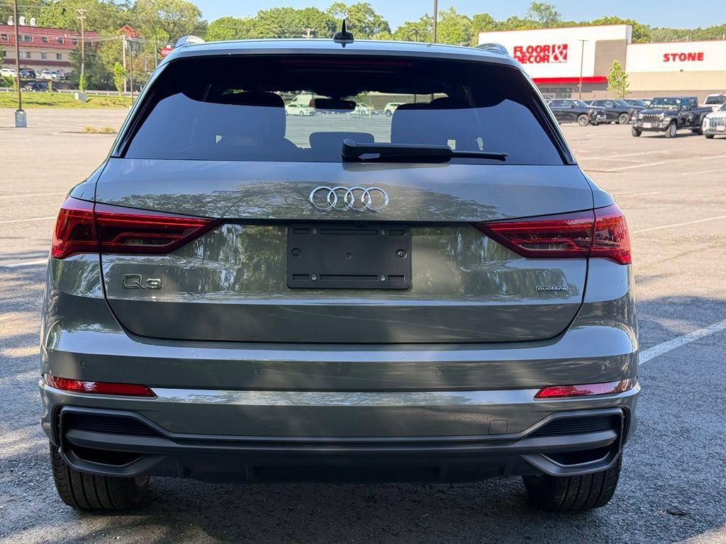 Used 2023 Audi Q3 2.0T Premium w/ Convenience Package AWD/4WD image 4