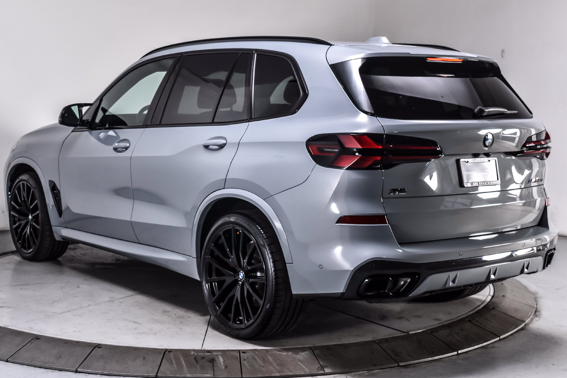 Used 2025 BMW X5 M60i w/ Executive Package AWD/4WD image 4
