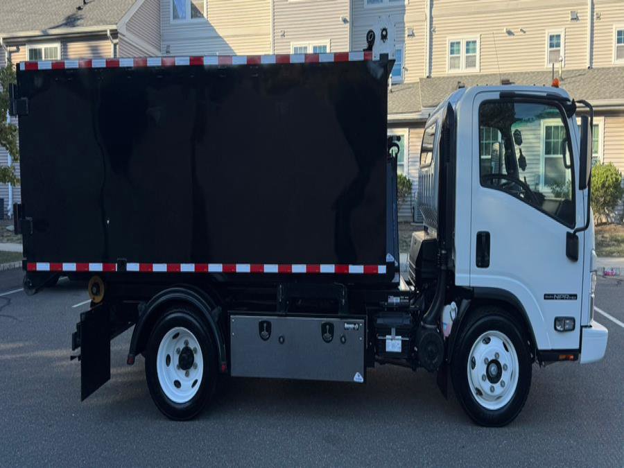 Used 2024 Isuzu NPR image 5