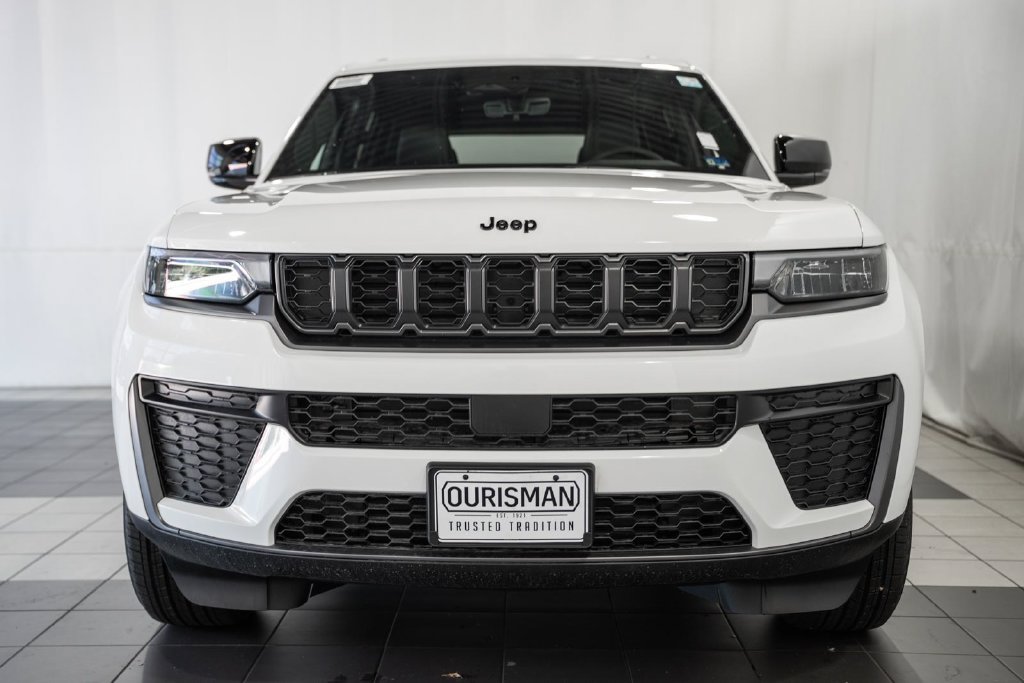 New 2026 Jeep Grand Cherokee Altitude AWD/4WD image 2