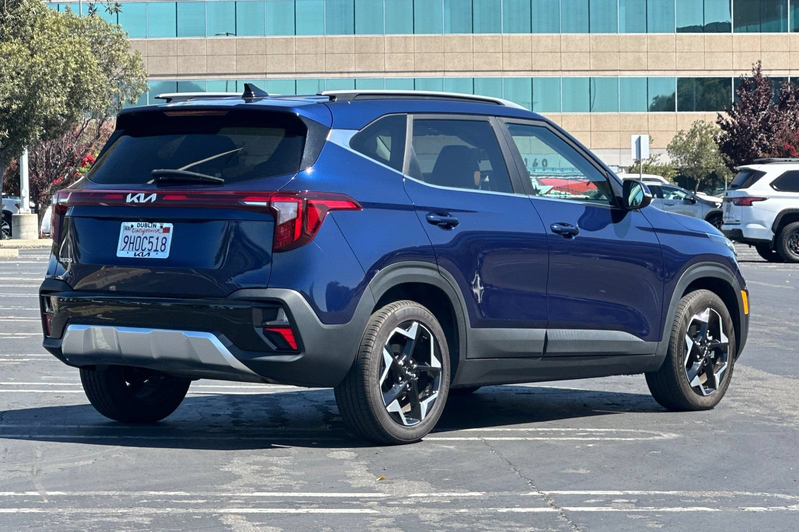 Certified 2024 Kia Seltos EX FWD image 4