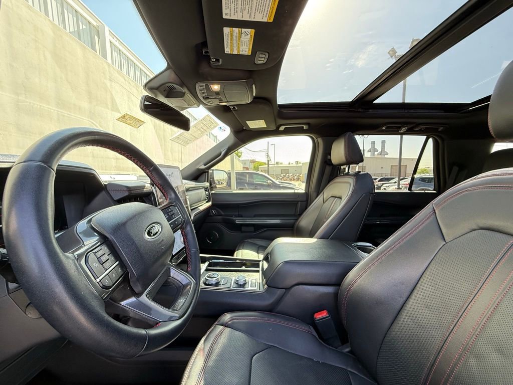 Used 2023 Ford Expedition Limited image 5
