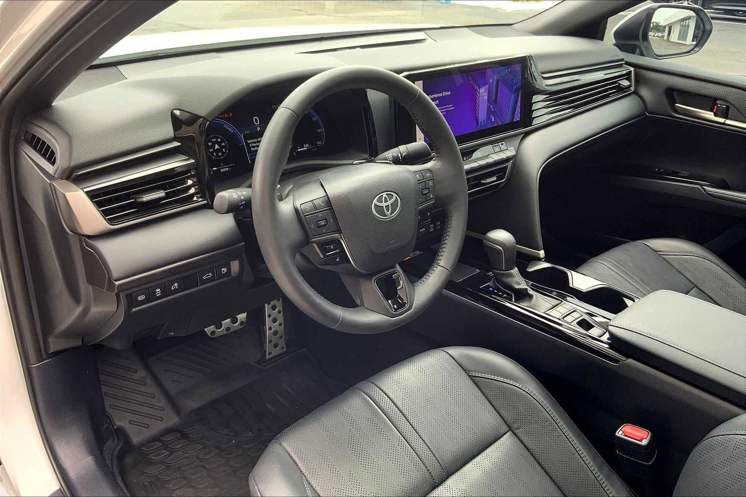 Used 2025 Toyota Camry XSE image 19
