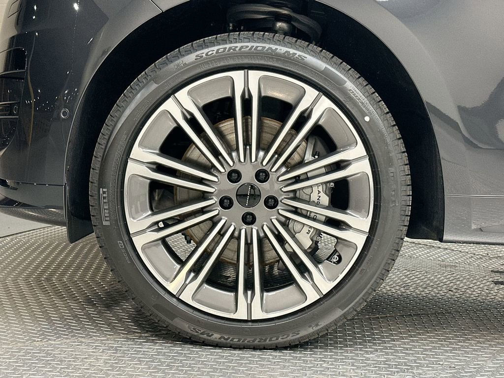 New 2026 Land Rover Range Rover Sport Dynamic SE AWD/4WD image 13