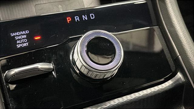 Used 2024 Jeep Grand Cherokee Limited w/ Luxury Tech Group II image 19