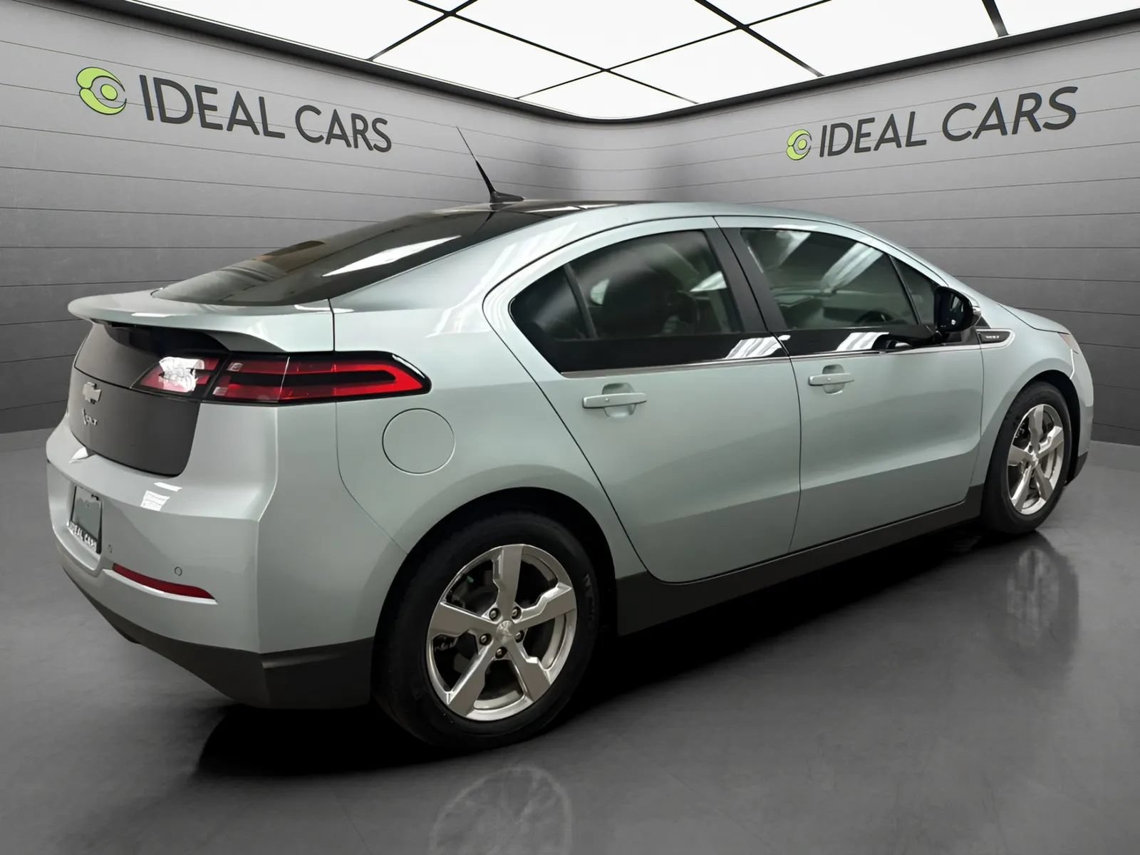 Used 2012 Chevrolet Volt Premium w/ Premium Trim Package FWD image 5