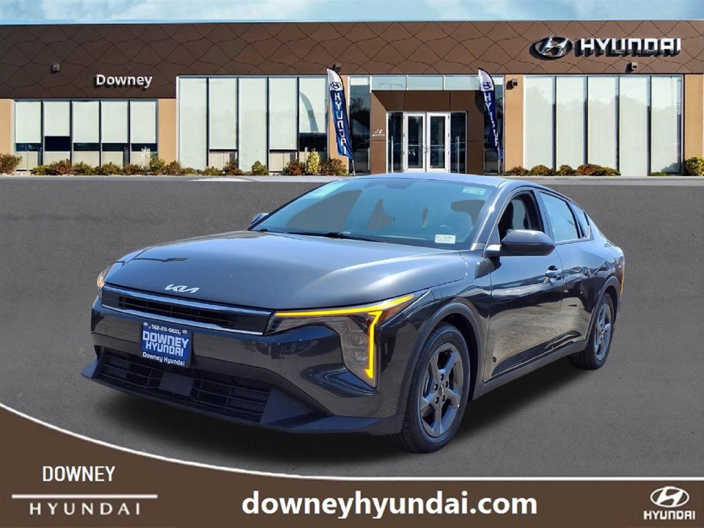 Used 2025 Kia K4 FWD image 1