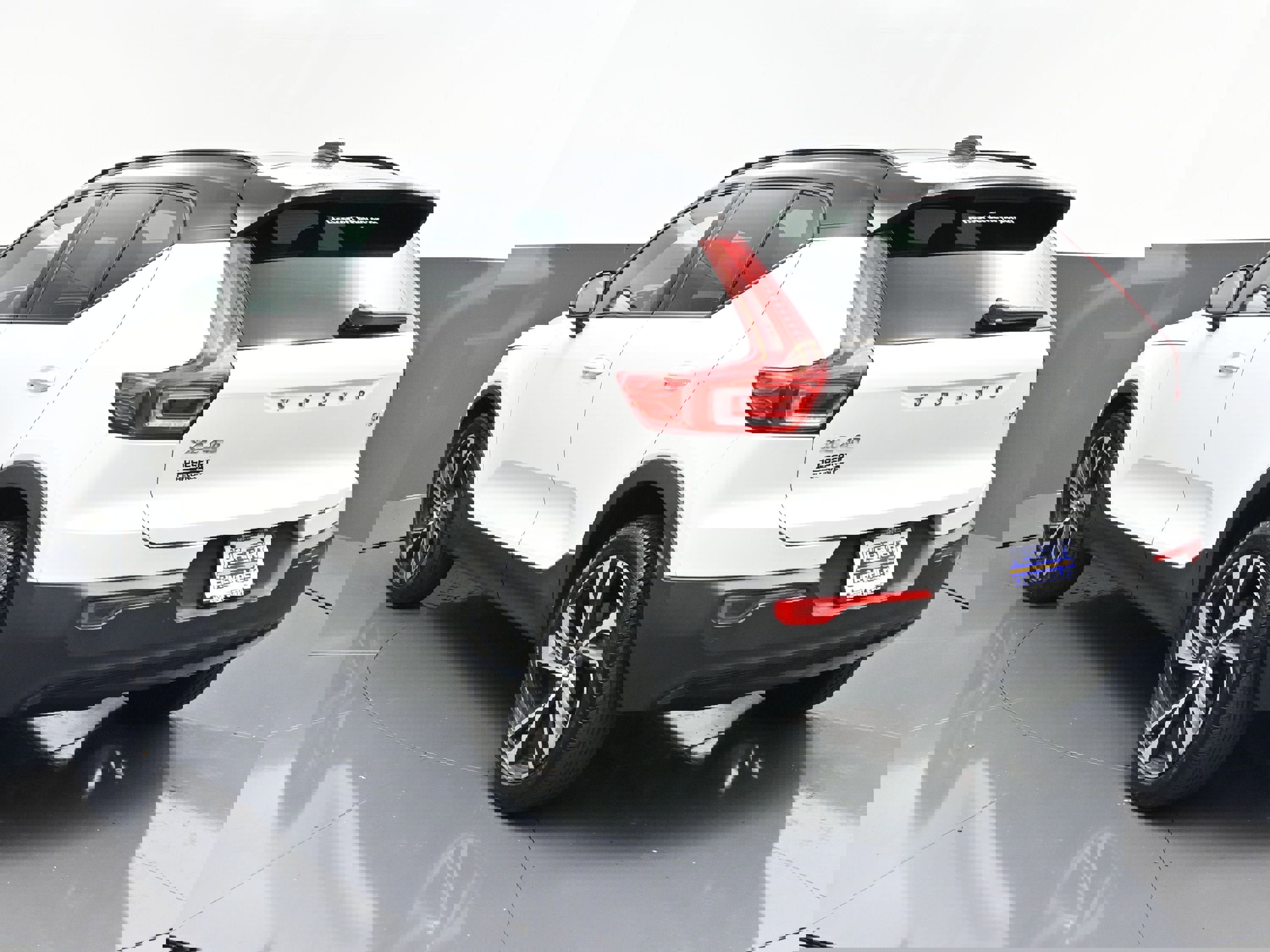 Used 2022 Volvo XC40 T5 R-Design image 51