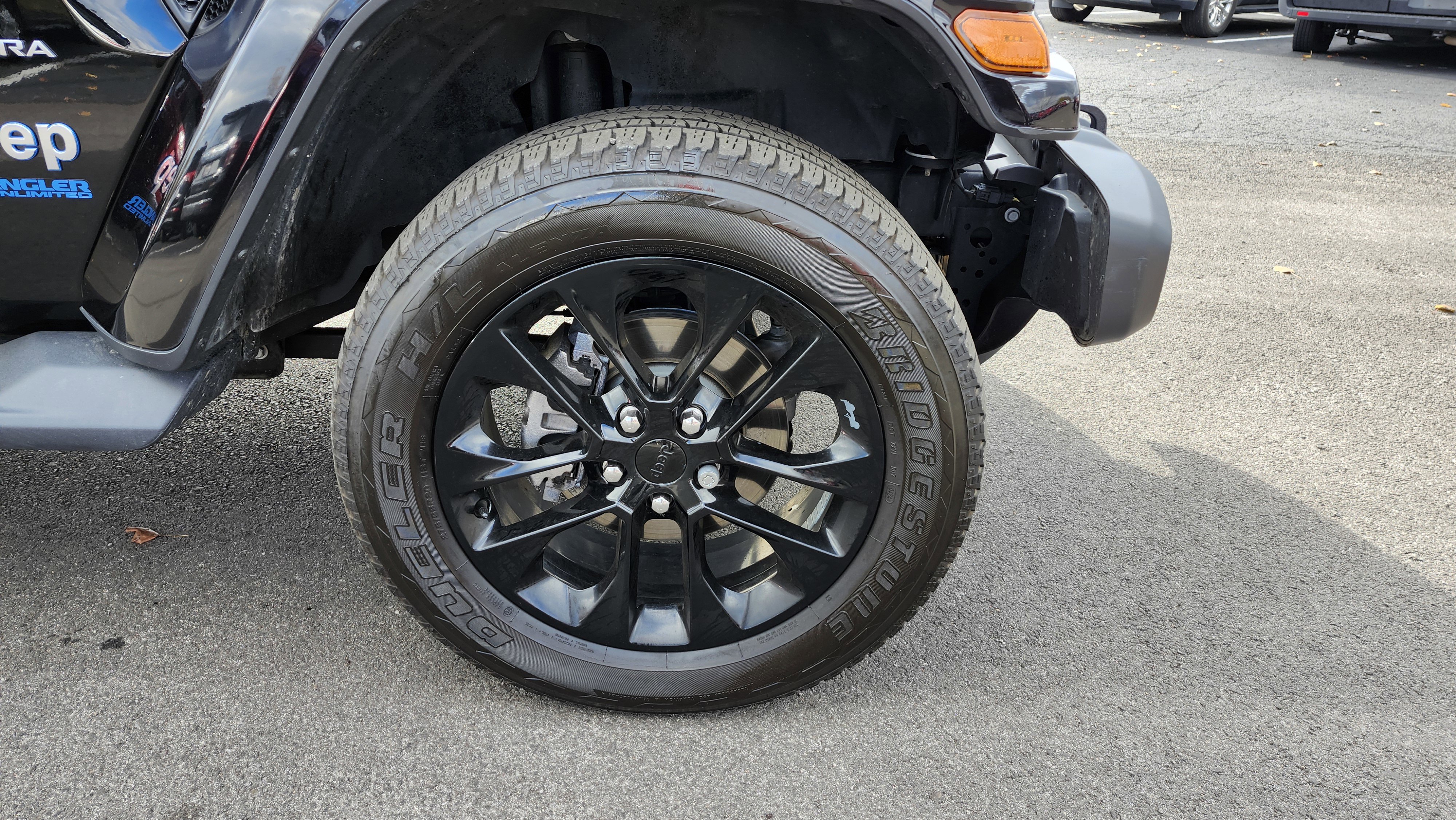 Used 2021 Jeep Wrangler Unlimited Sahara w/ Cold Weather Group image 11