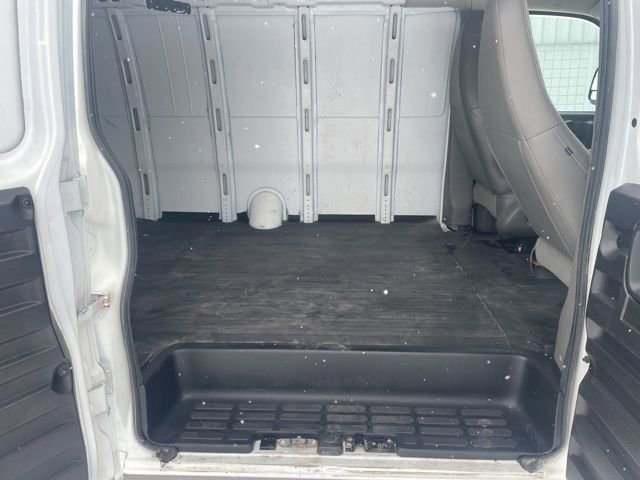 Used 2023 Chevrolet Express 3500 Extended w/ Driver Convenience Package image 21