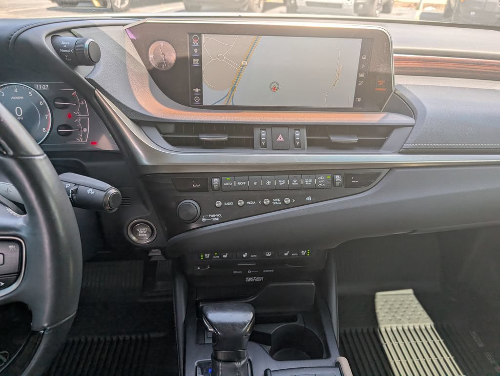 Used 2019 Lexus ES 350 Ultra Luxury w/ Accessory Package 2 FWD image 19