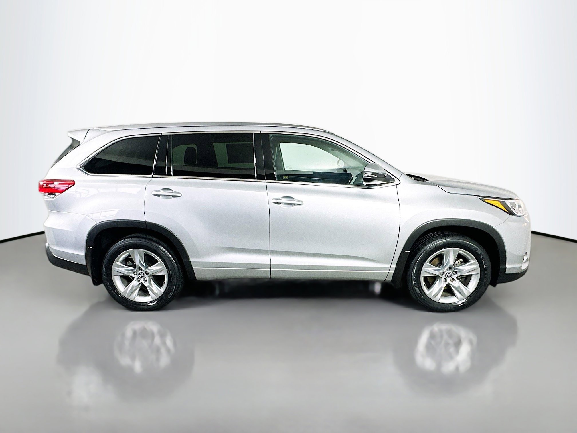 Used 2017 Toyota Highlander Limited image 8