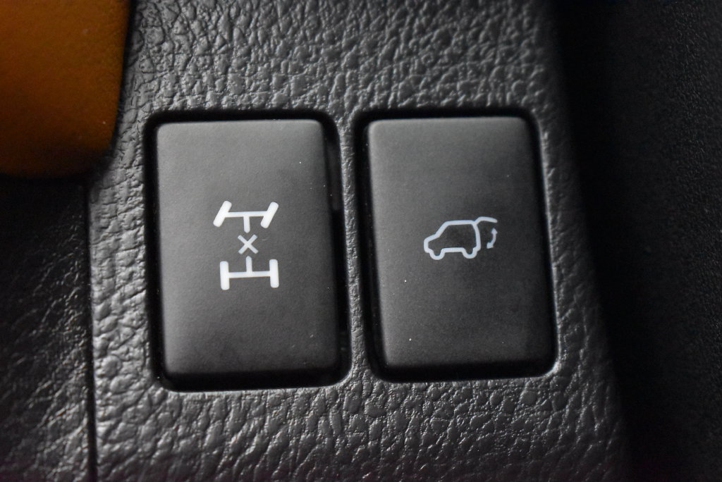 Used 2017 Toyota RAV4 Limited w/ Advanced Technology Package AWD/4WD image 20