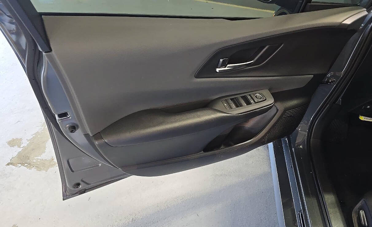 Used 2025 Toyota Prius XLE AWD/4WD image 13