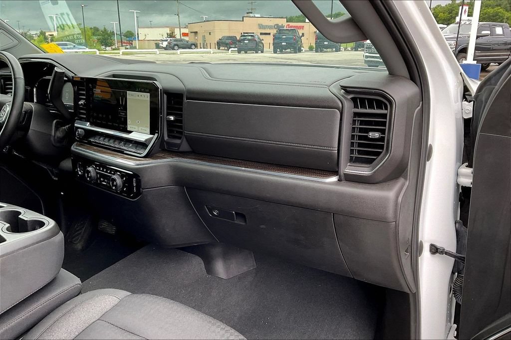 Used 2023 Chevrolet Silverado 1500 LT AWD/4WD image 17