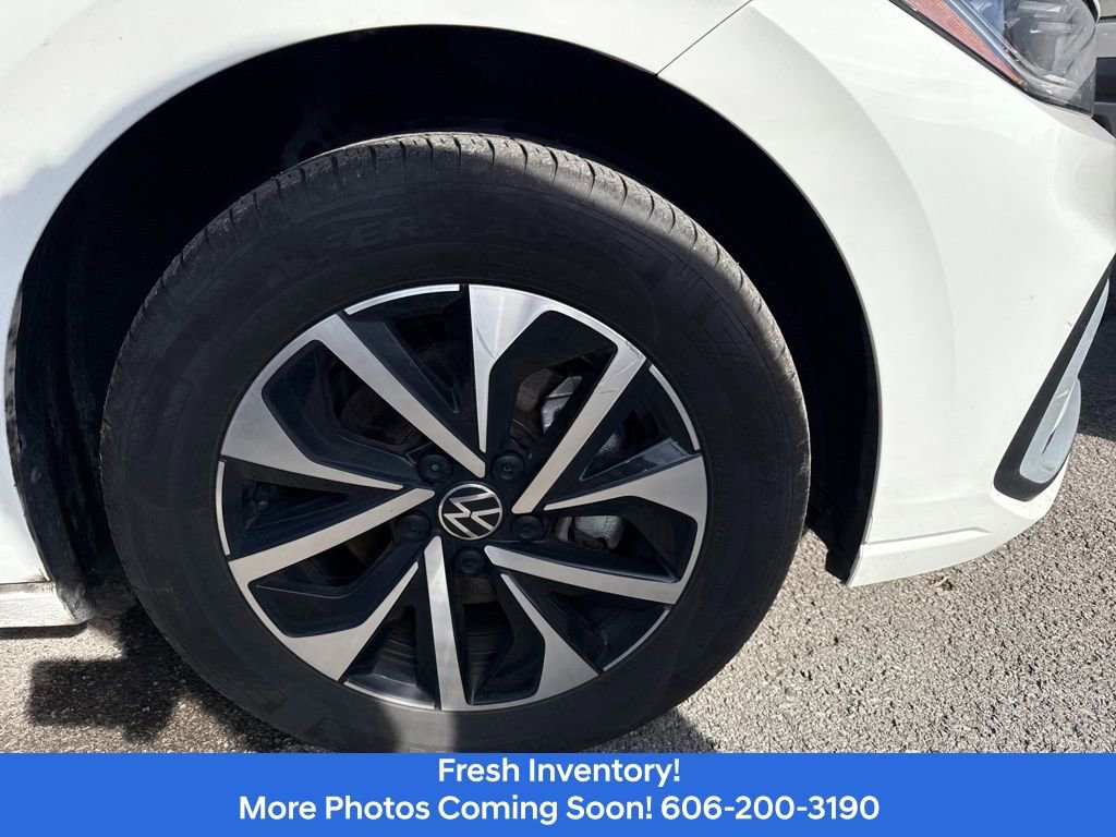 Used 2025 Volkswagen Jetta S image 3