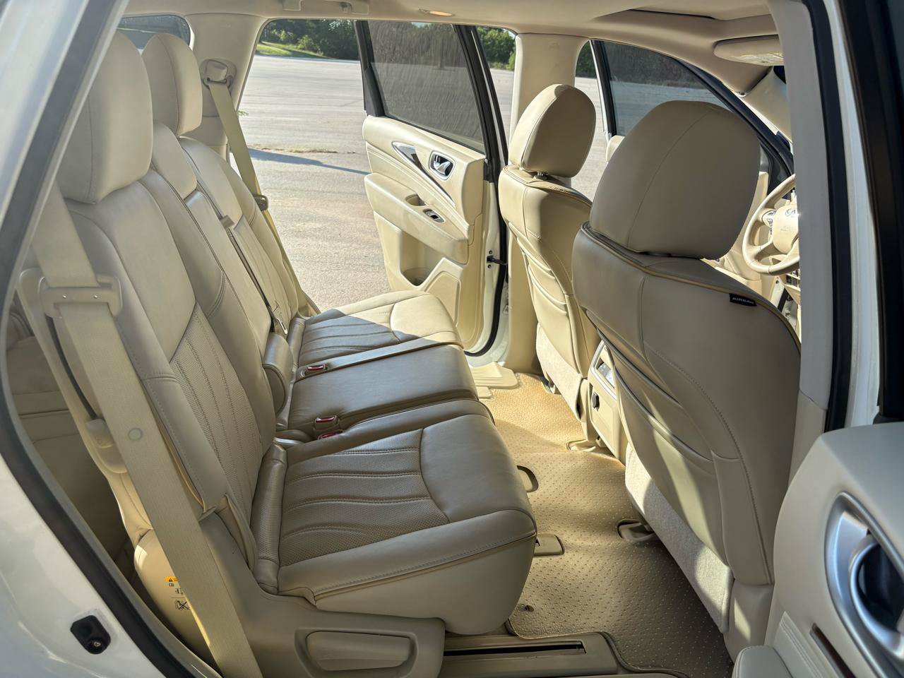 Used 2013 INFINITI JX35 AWD w/ Premium Pkg image 30
