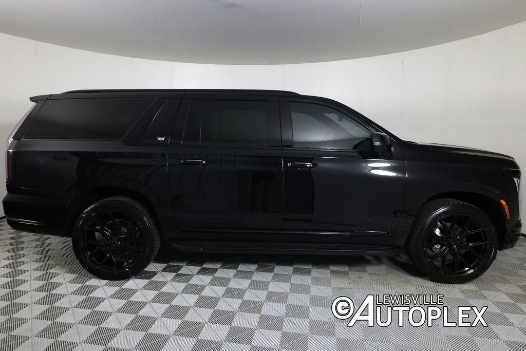 Used 2025 Cadillac Escalade ESV Sport w/ LPO, ONYX Package AWD/4WD image 4