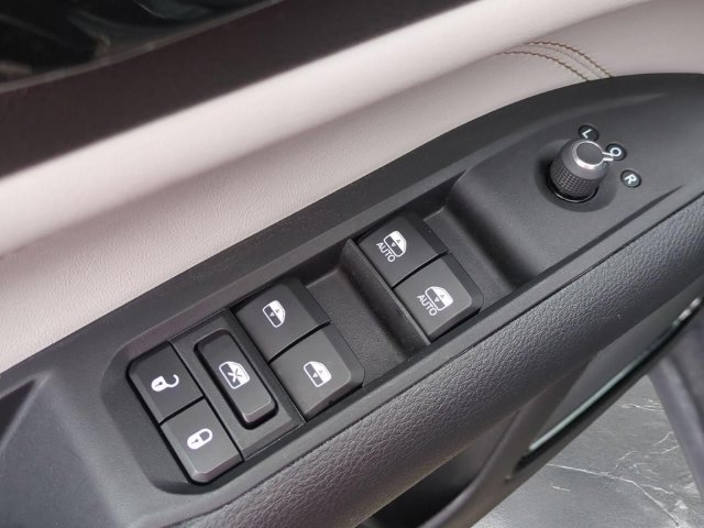 Used 2024 Jeep Compass Limited AWD/4WD image 15