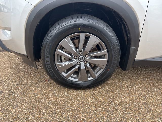 Used 2024 Nissan Pathfinder SV image 8