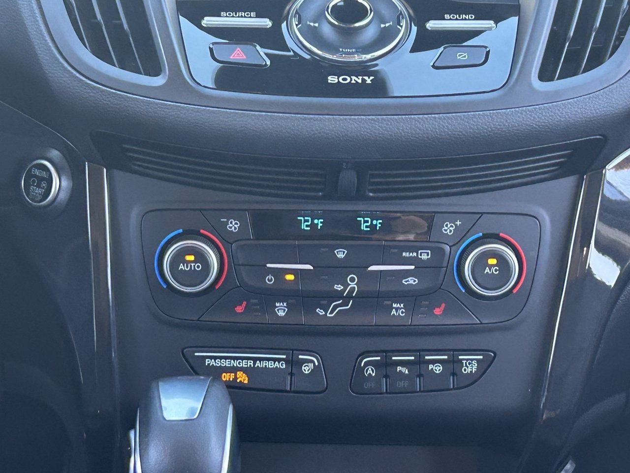 Used 2019 Ford Escape Titanium AWD/4WD image 23