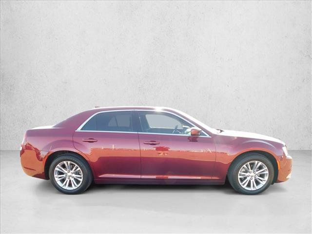Used 2021 Chrysler 300 Touring w/ Driver Convenience Group RWD image 7