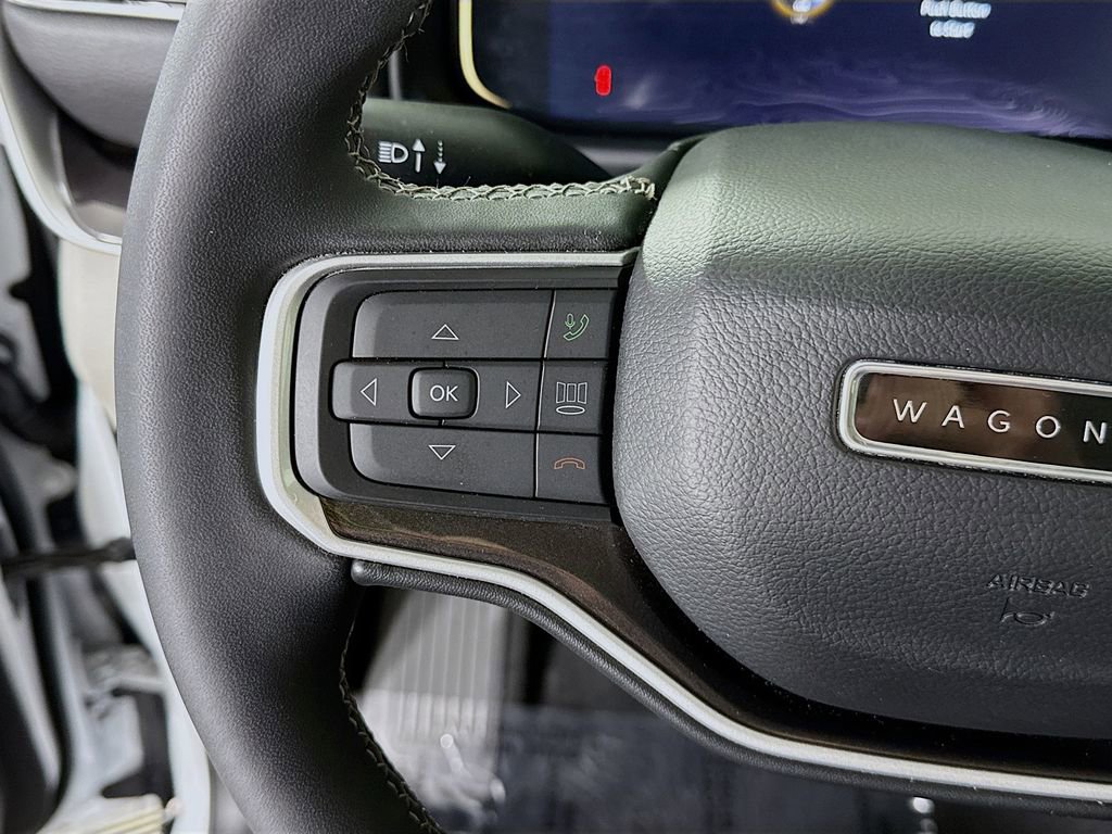 Used 2023 Jeep Wagoneer 4WD w/ Premium Group I image 24