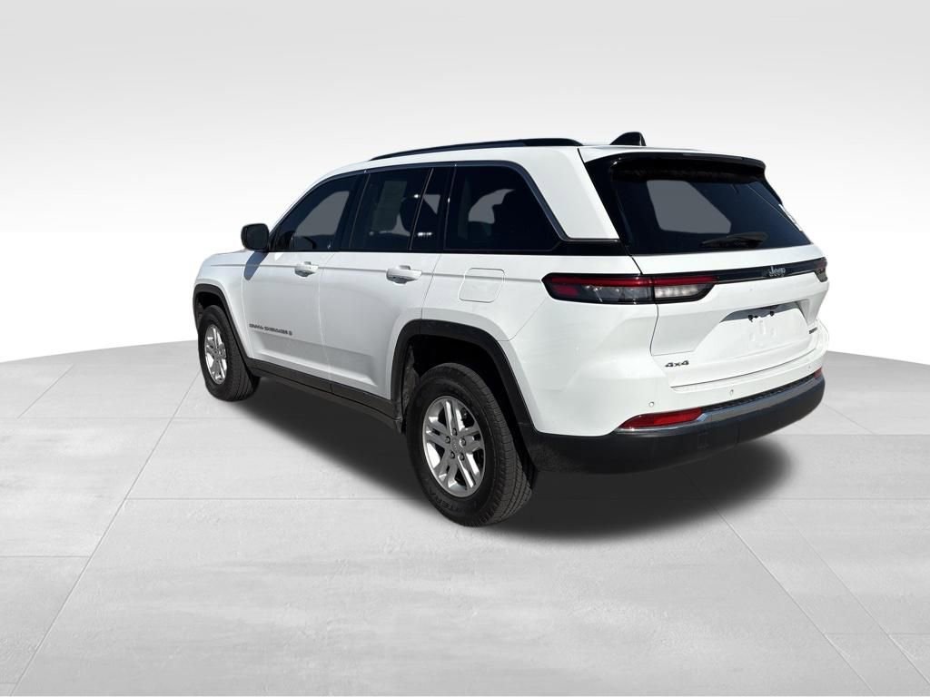 Certified 2023 Jeep Grand Cherokee Laredo image 4