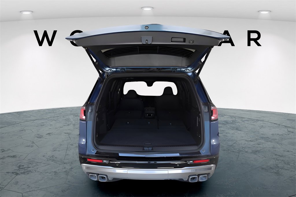 Used 2024 GMC Acadia Denali image 10