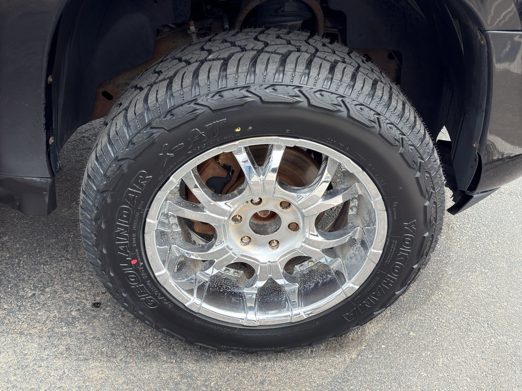 Used 2008 Chevrolet Avalanche LT w/ LT Preferred Equipment Group AWD/4WD image 37