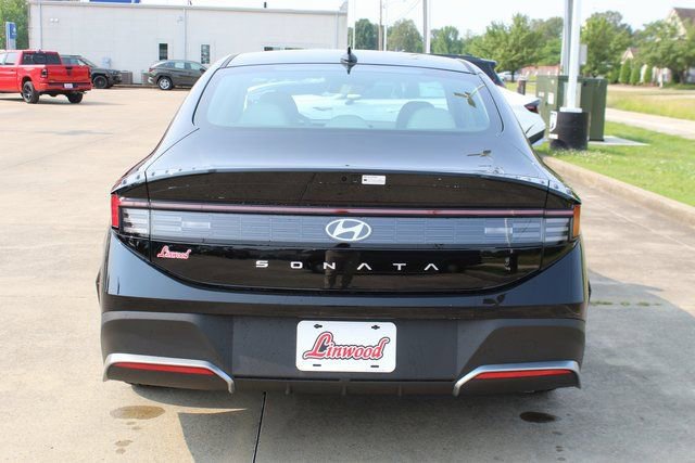 Used 2025 Hyundai Sonata SE FWD image 4