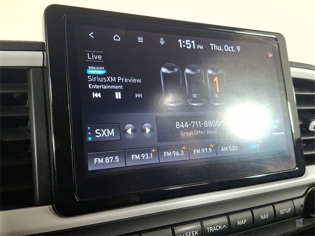 Used 2022 Hyundai Venue Limited image 16