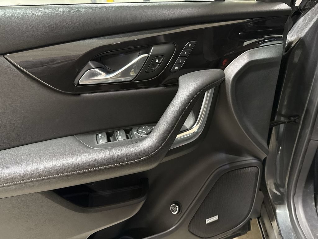 Used 2019 Chevrolet Blazer Premier w/ Sun and Wheels Package AWD/4WD image 22