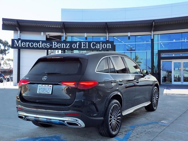 Used 2025 Mercedes-Benz GLC 300 image 3