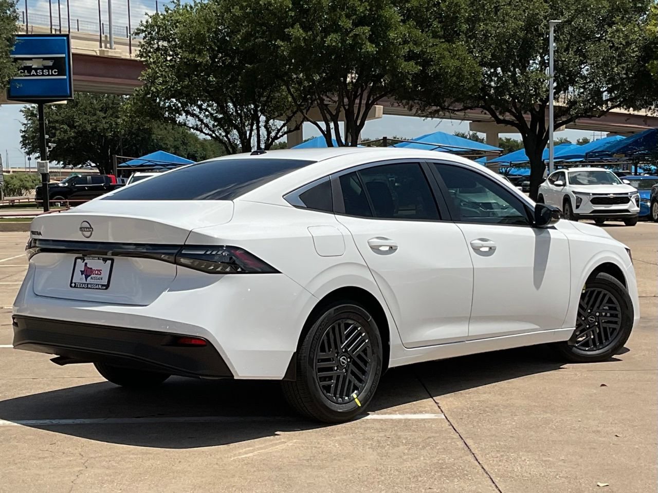 New 2026 Nissan Sentra SV w/ SV Convenience Package FWD image 4