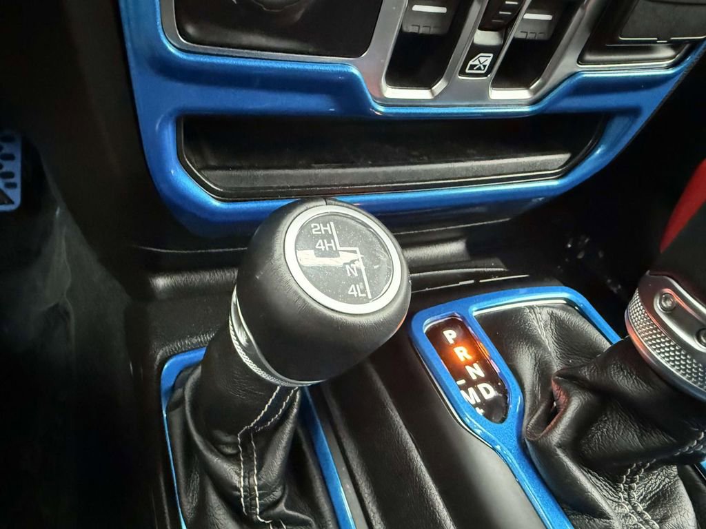 Used 2022 Jeep Wrangler Unlimited Sahara AWD/4WD image 29