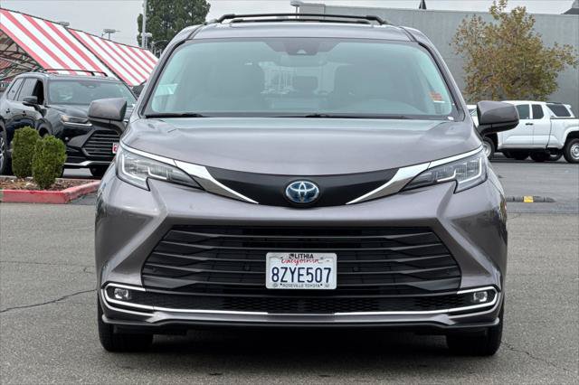 Certified 2022 Toyota Sienna XLE w/ XLE Plus Package FWD image 10