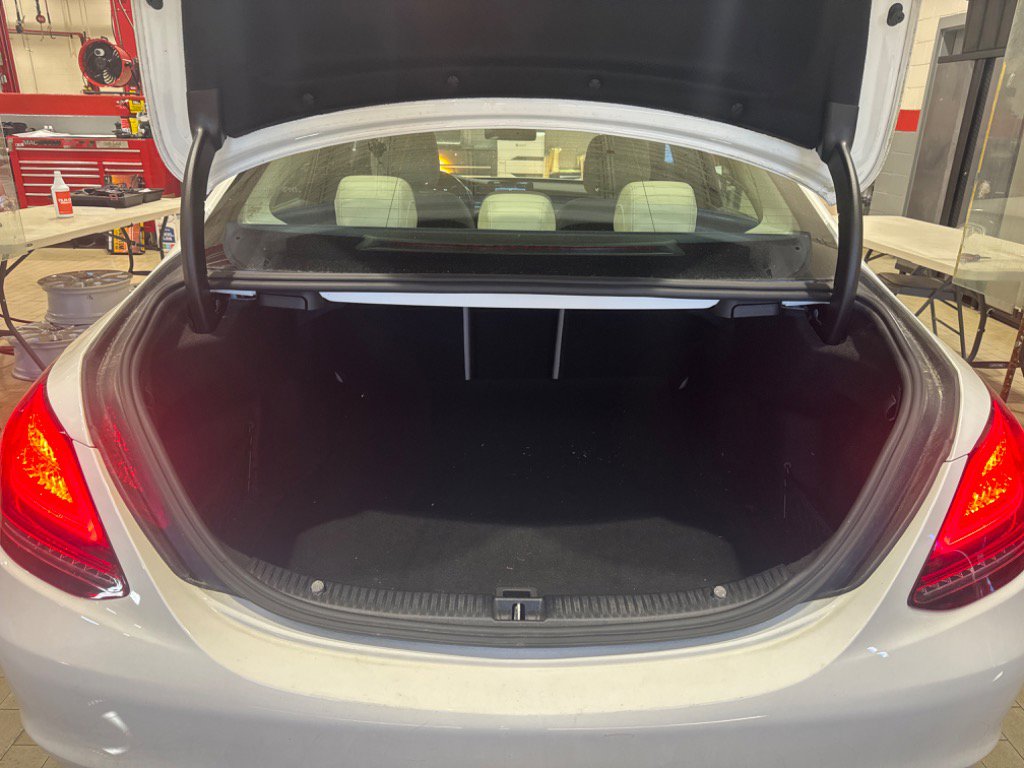 Used 2019 Mercedes-Benz C 300 4MATIC Sedan image 8