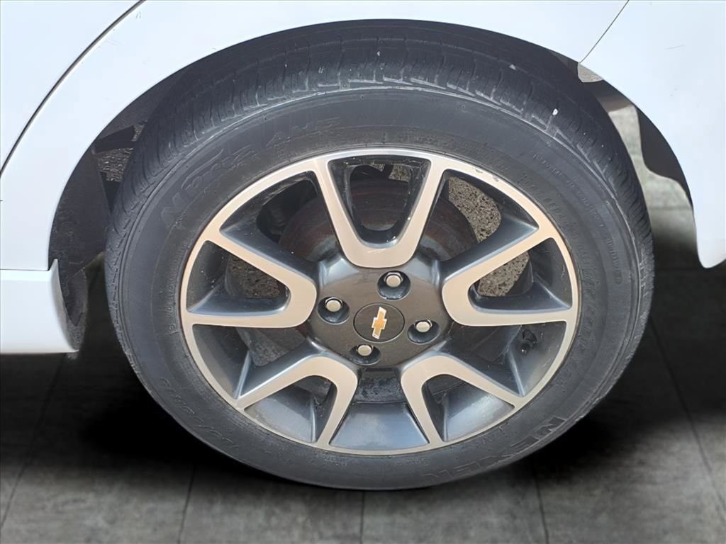 Used 2015 Chevrolet Spark LT image 9