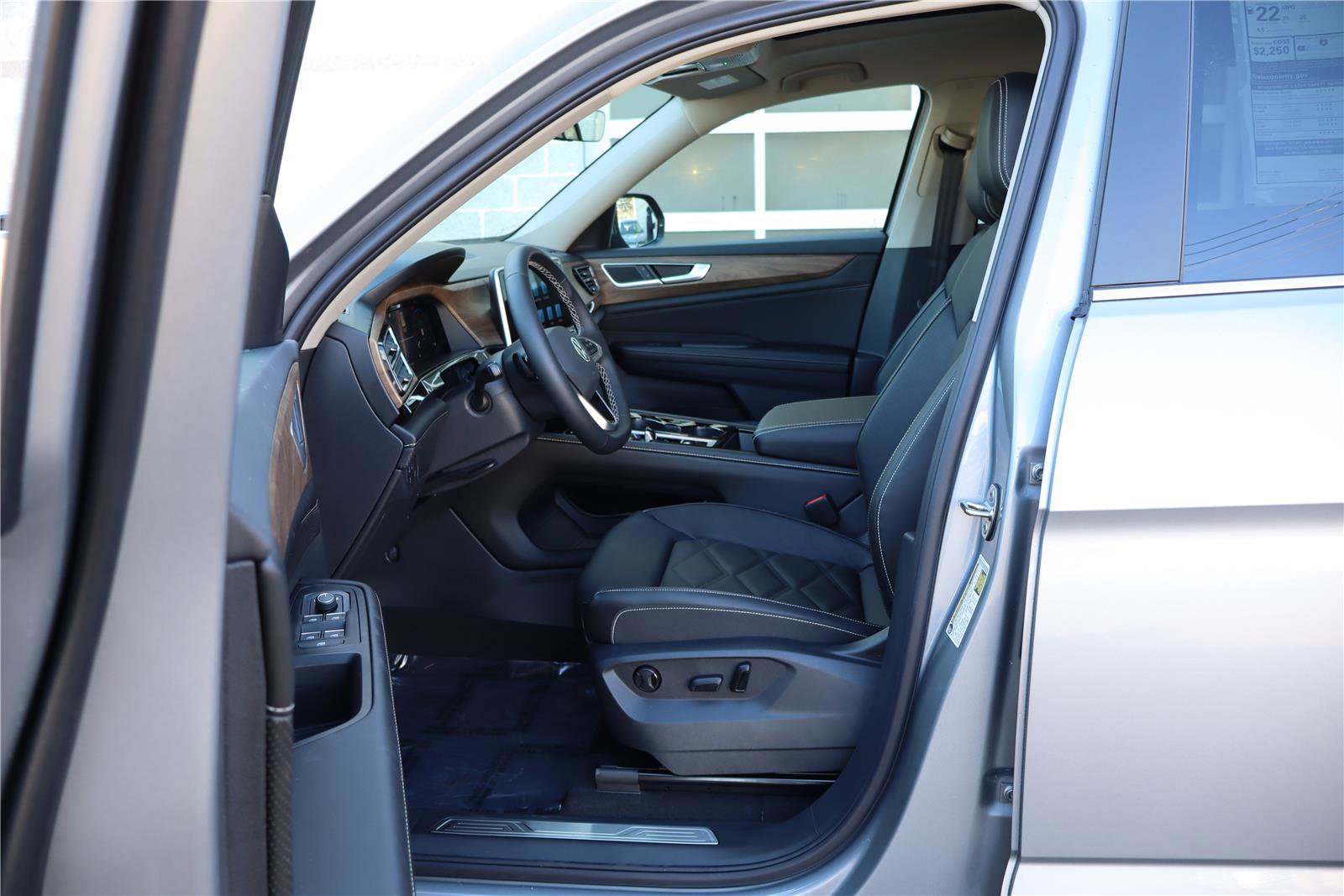 New 2026 Volkswagen Atlas SE image 21