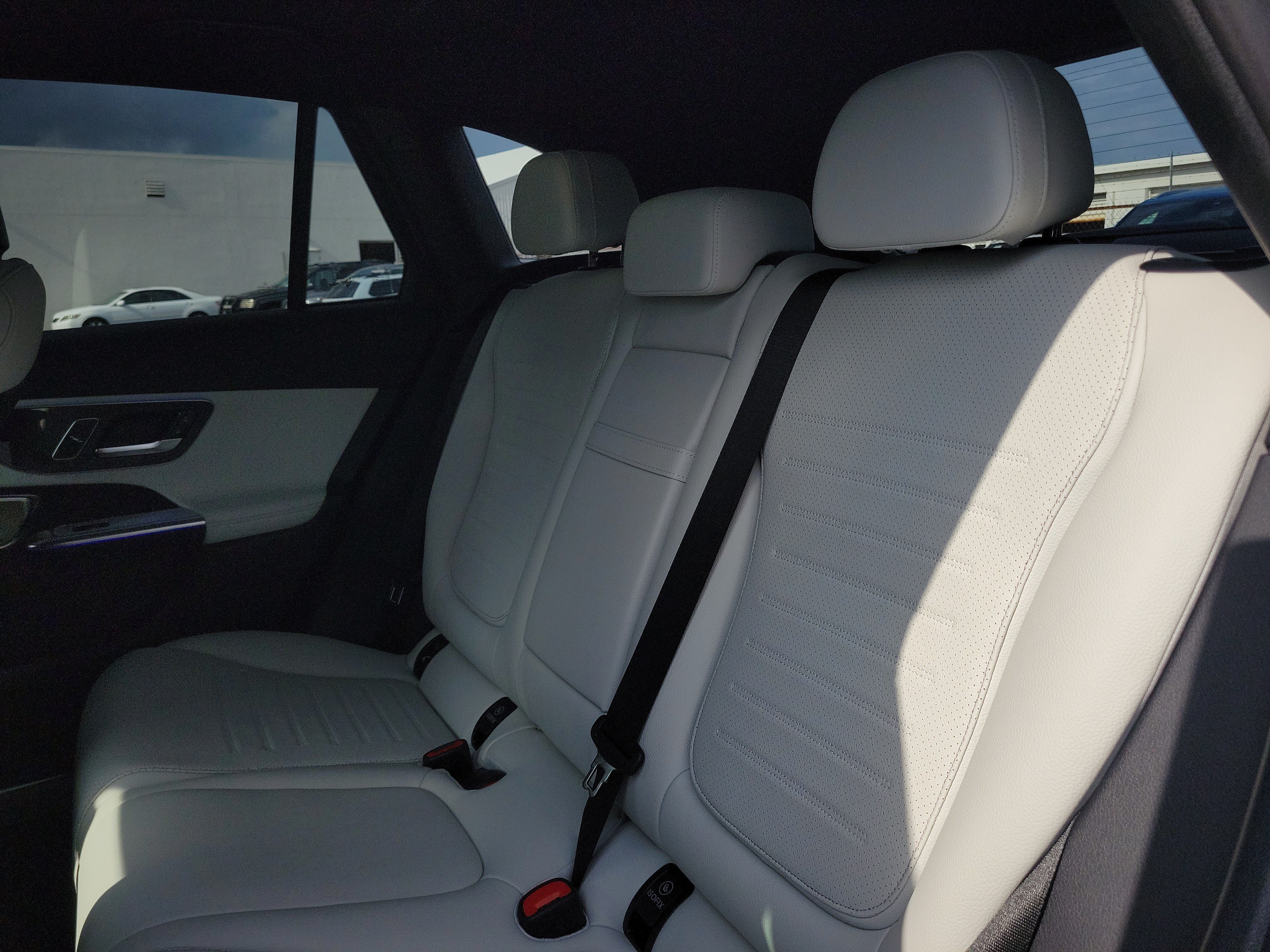 Used 2026 Mercedes-Benz GLC 300 image 10