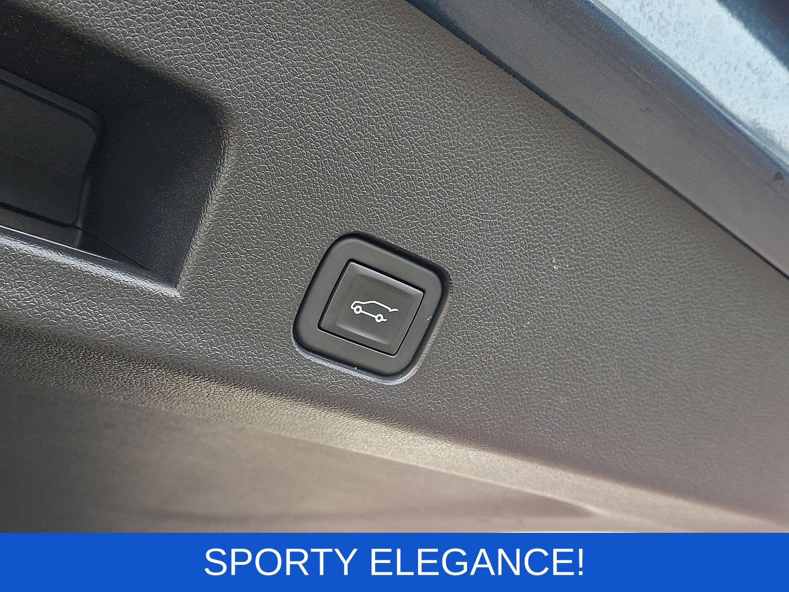 Used 2024 Chevrolet Traverse LT FWD image 30