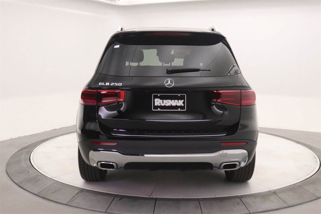 New 2026 Mercedes-Benz GLB 250 image 3