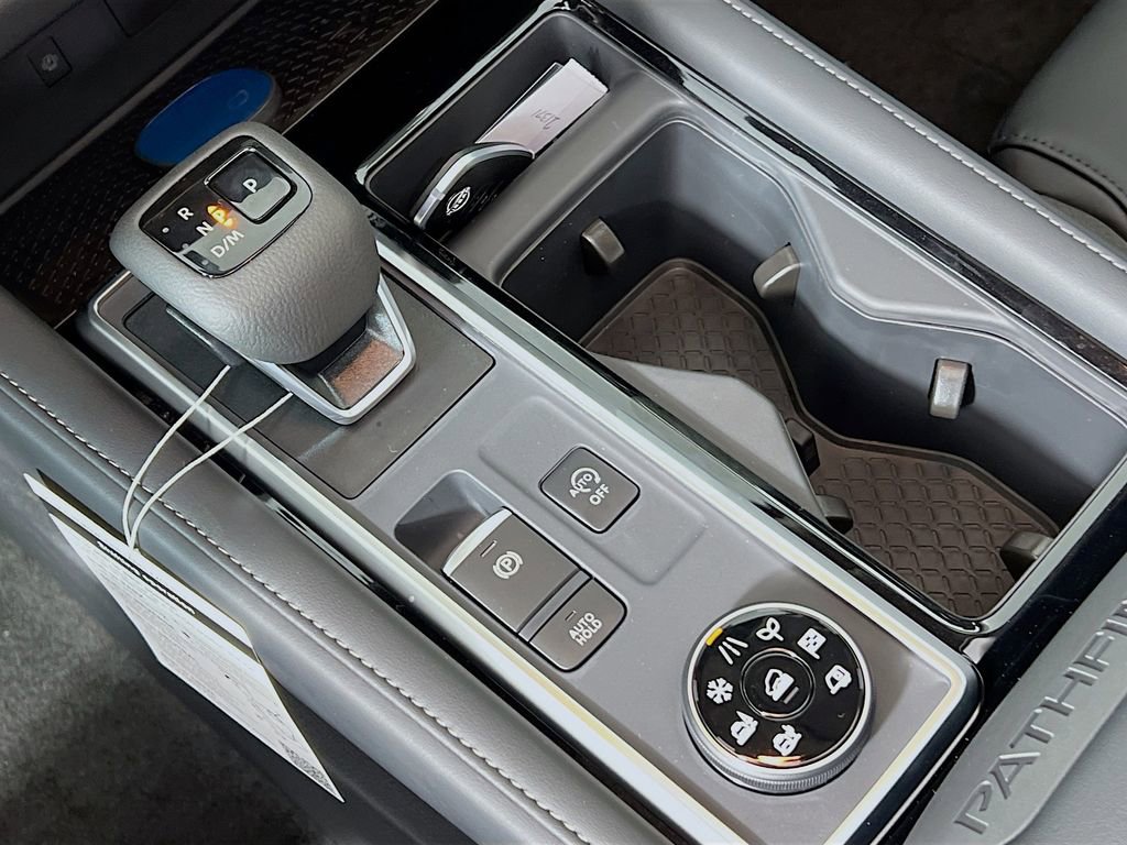 New 2026 Nissan Pathfinder SL image 14