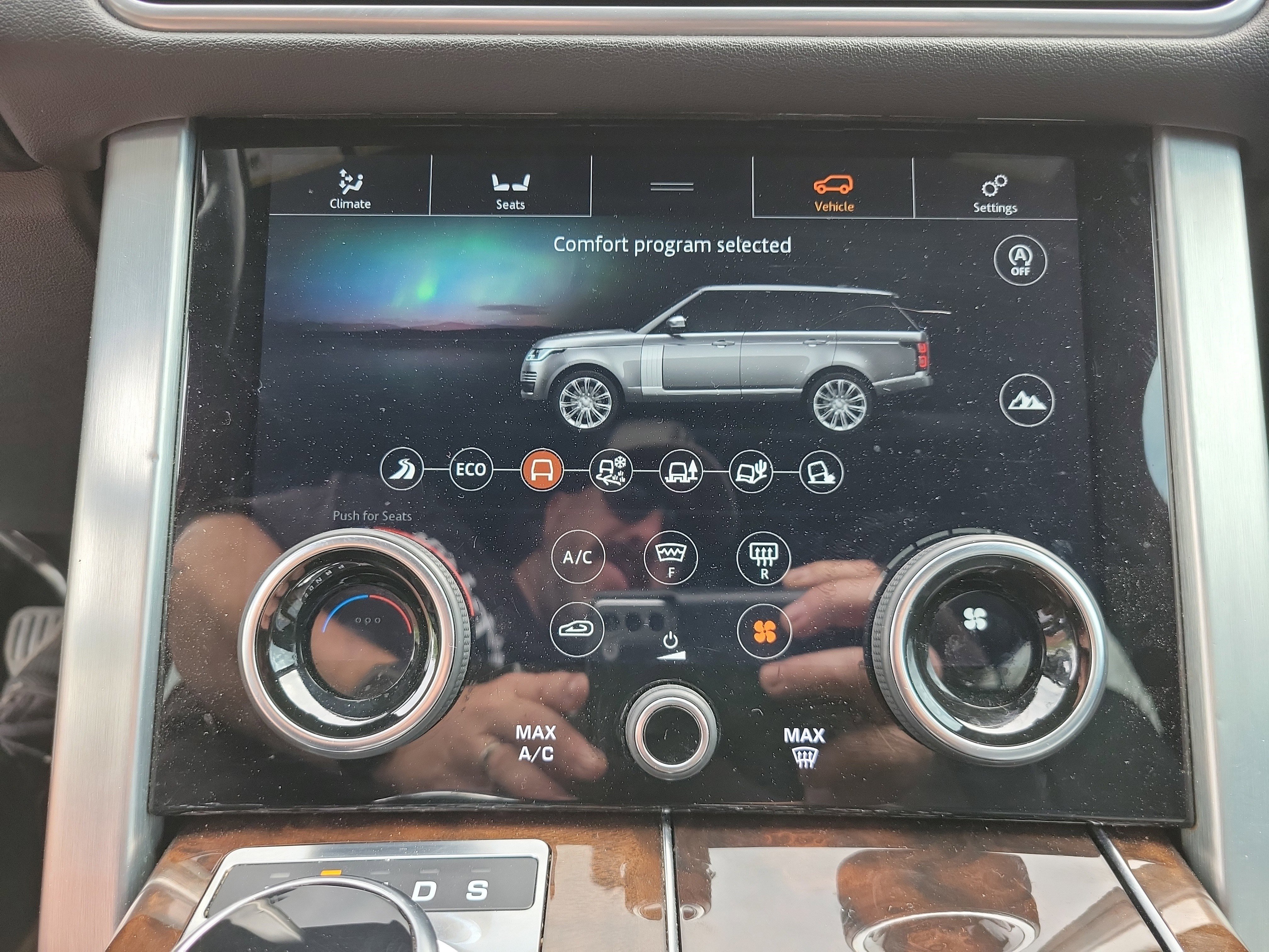 Used 2021 Land Rover Range Rover AWD/4WD image 17